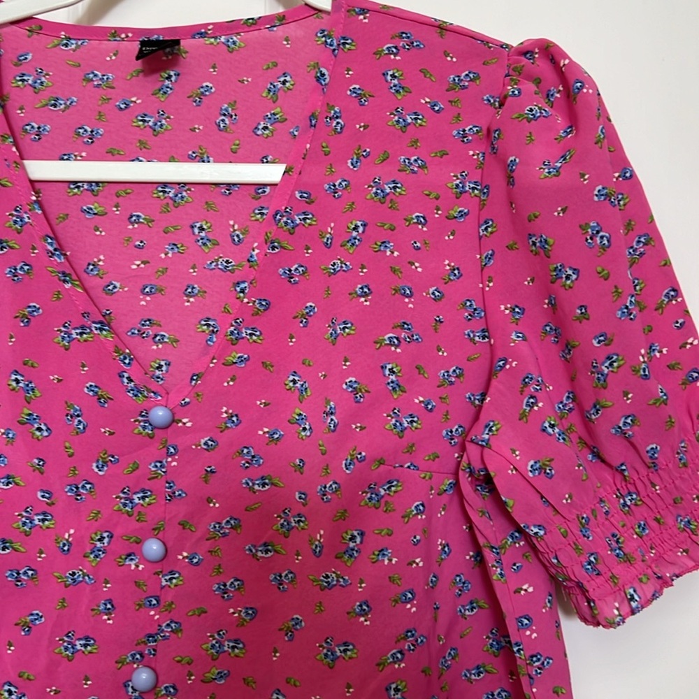 Dreimp medium pink floral puff sleeve blouse